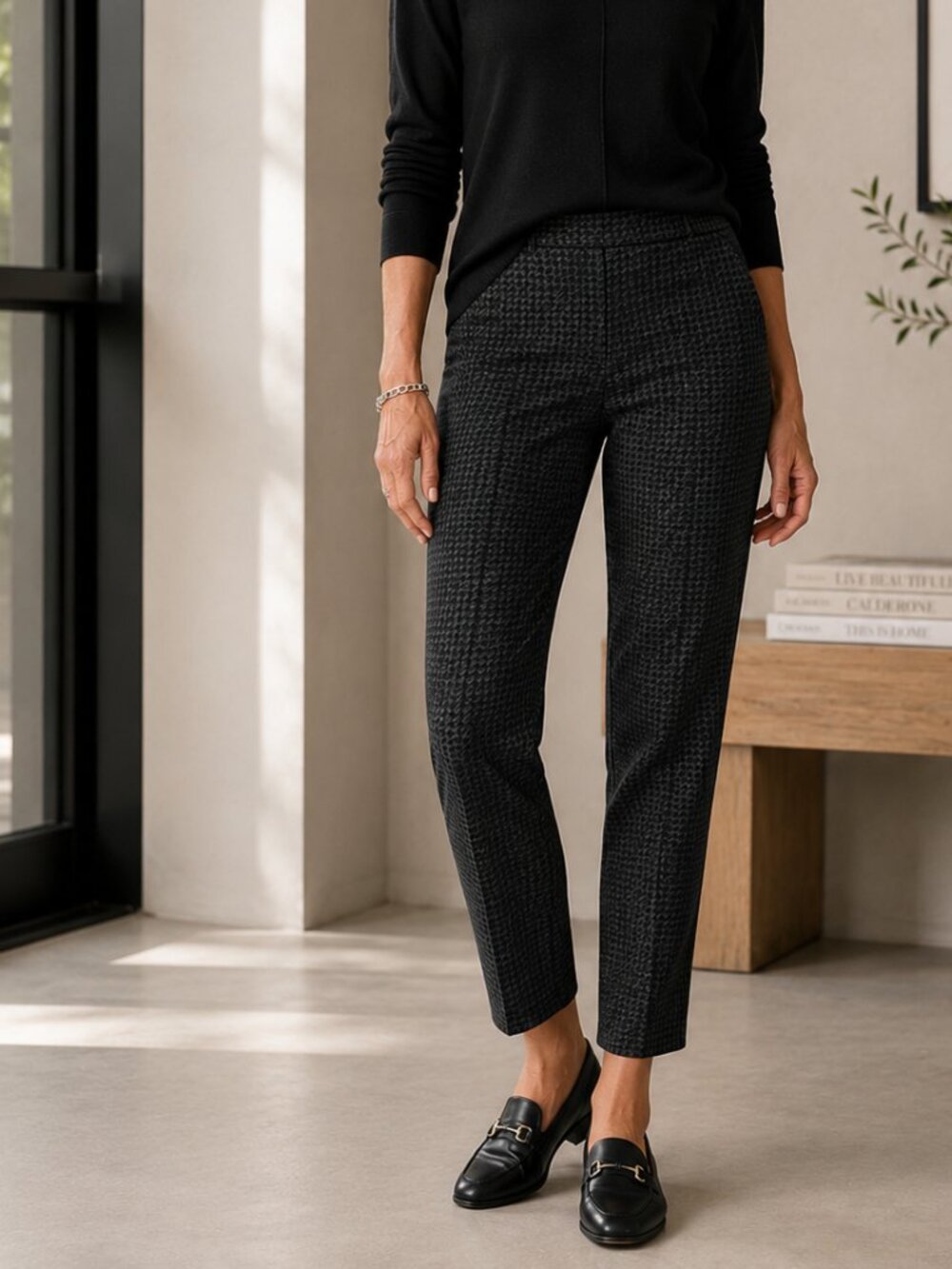 Chico's Black Gray Houndstooth Slimming Stretch Pull-On Ankle Pants Size 1 (8)
